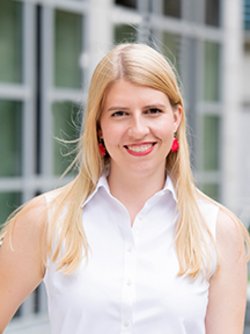 maria sievert wearing white shirt smiling